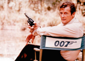 Roger Moore: James Bond actor dies from cancer aged 89, family says