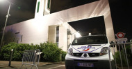 Man held after driving 4×4 into barriers protecting Paris mosque