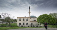 Austrian Muslims denounce decision to close mosques and expel imams