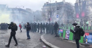 Police disperse ‘yellow vest’ Paris protesters with teargas